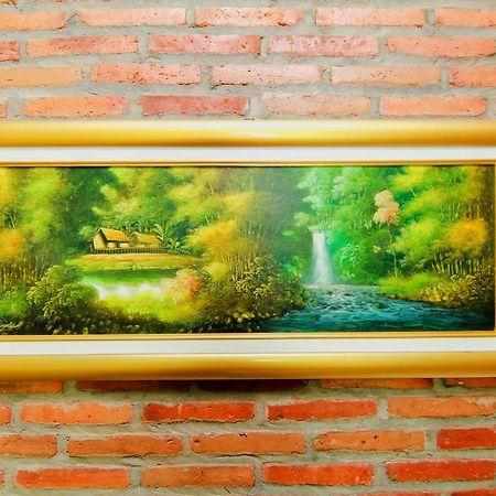 Griya Batik Giri Sekar Homestay Yogyakarta Exterior photo
