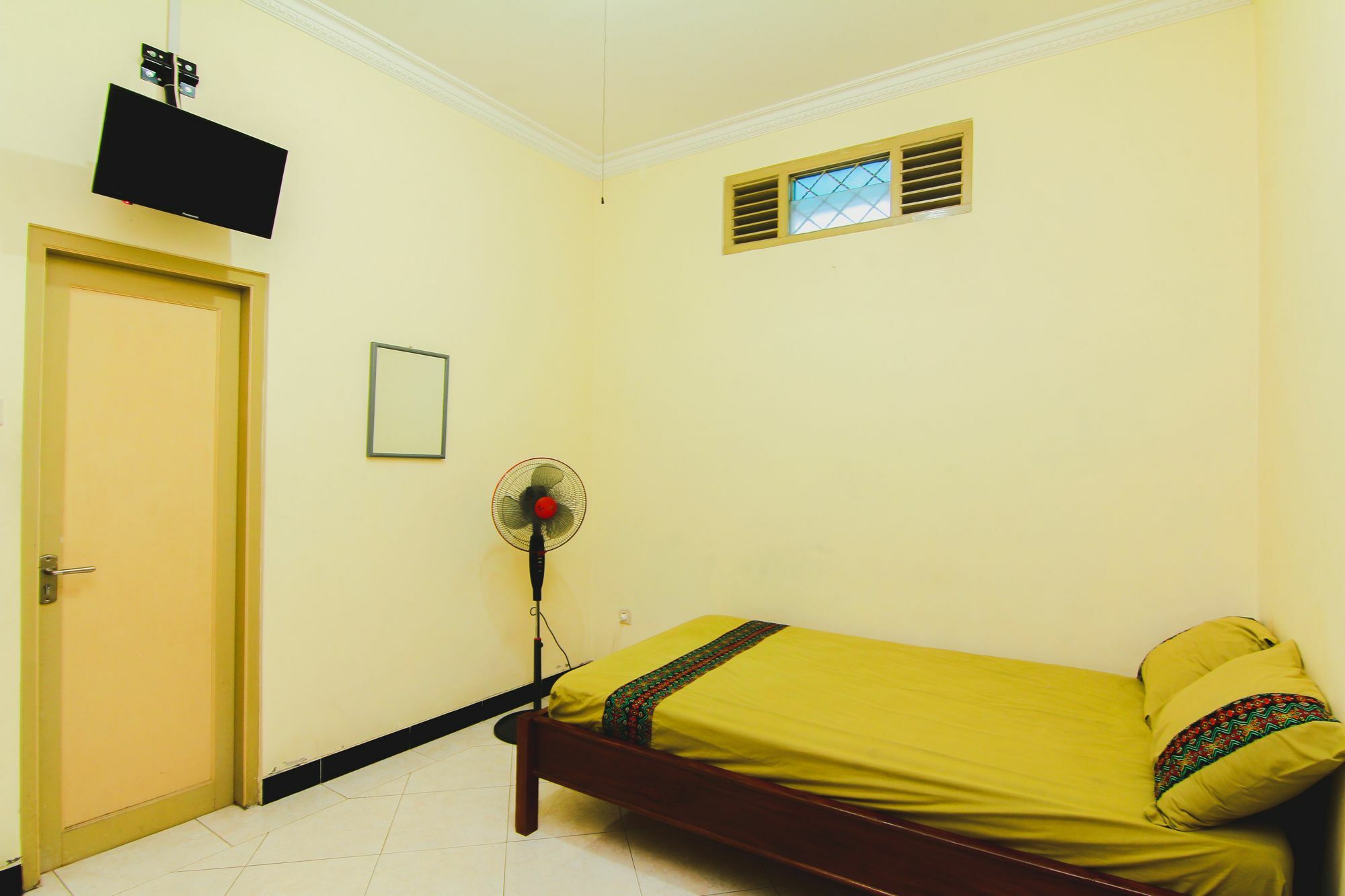 Griya Batik Giri Sekar Homestay Yogyakarta Exterior photo