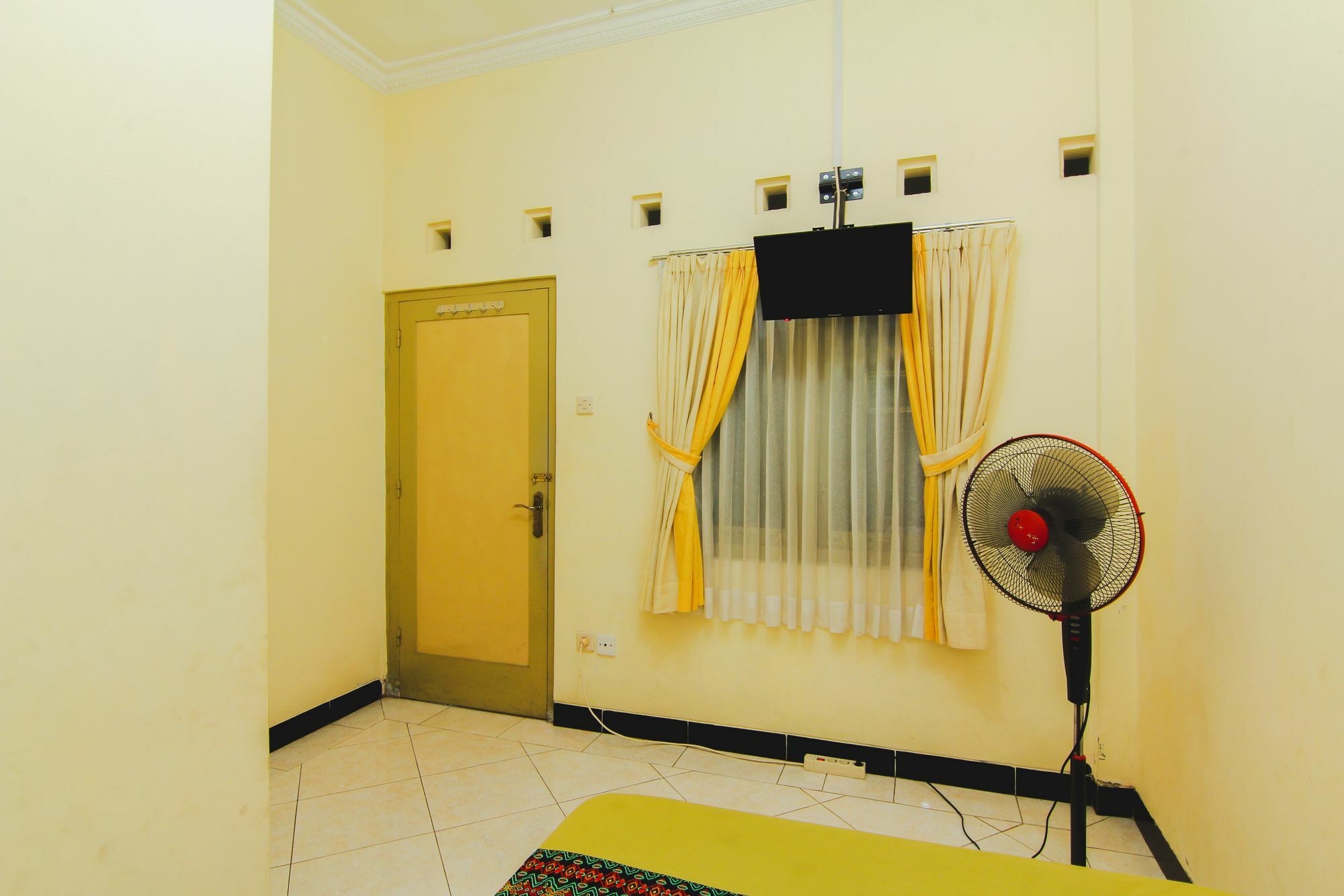 Griya Batik Giri Sekar Homestay Yogyakarta Exterior photo